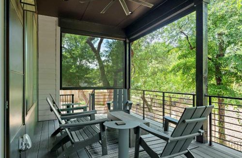 MLK House | Stylish East Austin Home - 2BR - BBQ - Near DT ATX