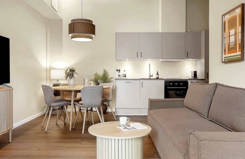 Vesterbro Apartment | Stylish Easy-Access Ground Floor Apartment for 4