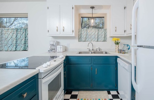 Hendersonville House | Stylish Escape: Cozy Cabin Near the Heart of Town
