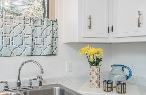 Hendersonville House | Stylish Escape: Cozy Cabin Near the Heart of Town