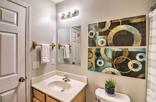West Plains House | Stylish & Family-Friendly West Plains Home!