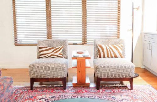 Alamo Heights House | Stylish Family Mid Century Modern 4 bed