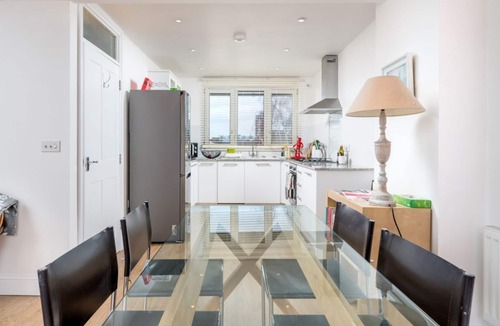 Chaucer Apartment | Stylish flat between London Bridge & Tower Bridge