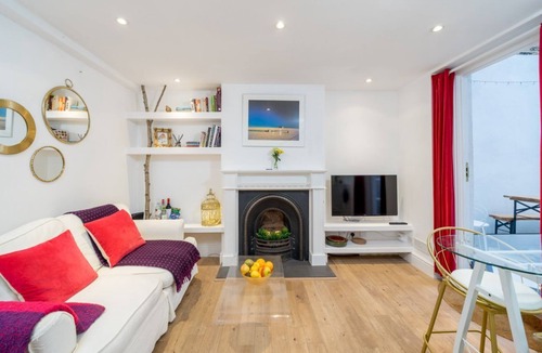 Shepherd's Bush Apartment | Stylish flat with private yard in Shepherd’s Bush