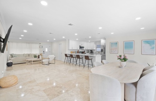 Oakland Park Villa | ★ Stylish Fort Lauderdale Home with Private Heated Pool and Palm Oasis Haven