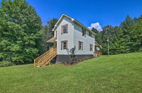 Fort Payne House | Stylish Fort Payne Retreat: Hike & Rock Climb