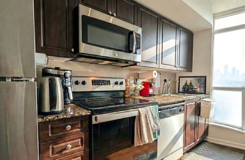 Fort York Condo | Stylish Fort York Condo with Pool + Gym
