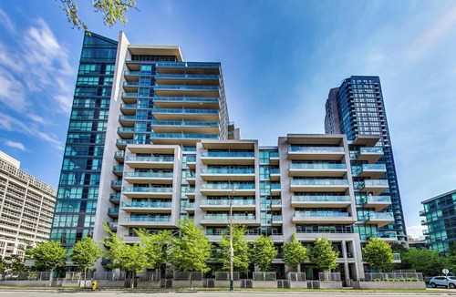 Fort York Condo | Stylish Fort York Condo with Pool + Gym