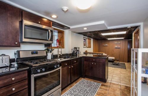 Dunning Apartment | Stylish Garden-Level 2BR: Quiet Neighborhood