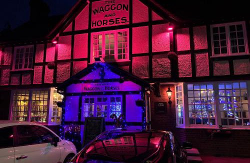 Milton Apartment | Stylish Garden pod lodges