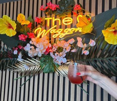 Milton Apartment | Stylish Garden pod lodges