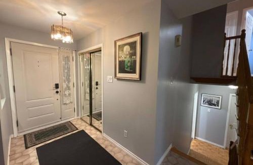 Vaudreuil House | Stylish Getaway 3BR with Large Pool & Free Parking