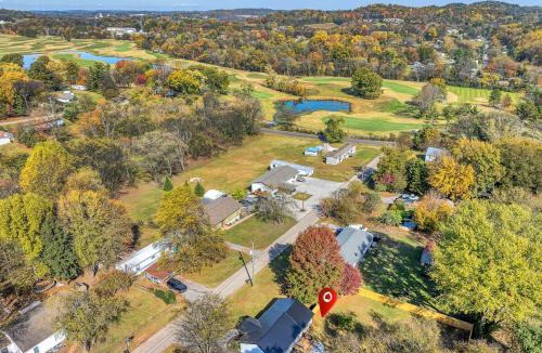 Rockford House | Stylish Getaway Near Knoxville, Airport & The Smokies