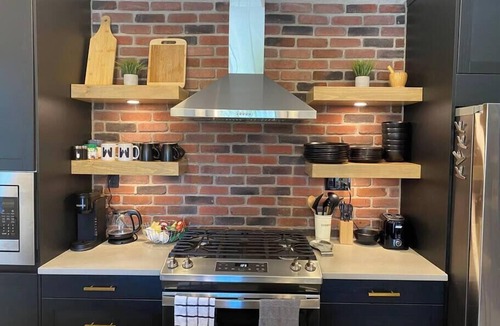 Kingsville House | Stylish Getaway - Walk to downtown + Parks, Fenced yard + Firepit + Smart TVs