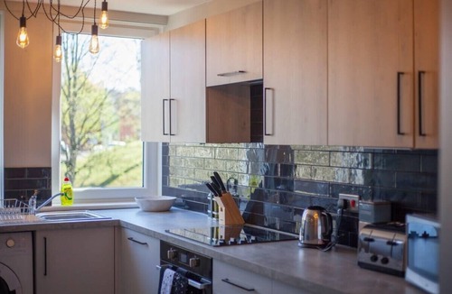 Partick Apartment | Stylish Glasgow Apartment with Parking