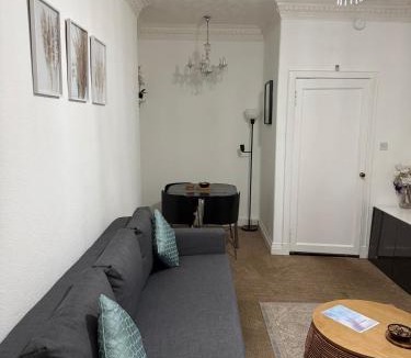 Whiteinch Apartment | Stylish Glasgow Apartment