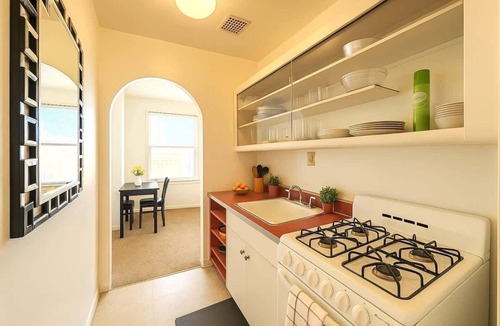 Gold Coast Apartment | Stylish Gold Coast 1BR with Vintage Flair