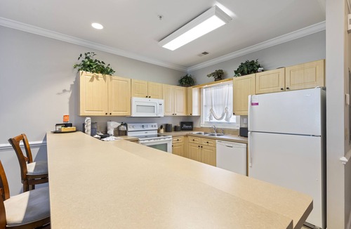 Central Myrtle Beach Condo | Stylish Golf Beach Getaway