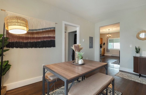 Groton Apartment | Stylish Groton Getaway Updated 2BR close to Navy Base-Casinos-Mystic & more!
