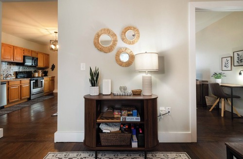 Groton Apartment | Stylish Groton Getaway Updated 2BR close to Navy Base-Casinos-Mystic & more!