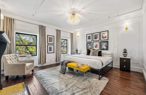 Hamilton Heights Hotel | Stylish Group Retreat –Sleeps 16