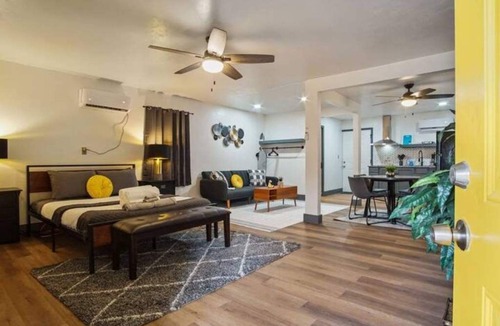 Oklahoma City House | Stylish Guest Suite in The Village