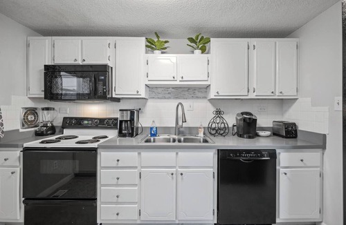 Mosby House | Stylish Haven 11 Minutes from the Richmond Airport