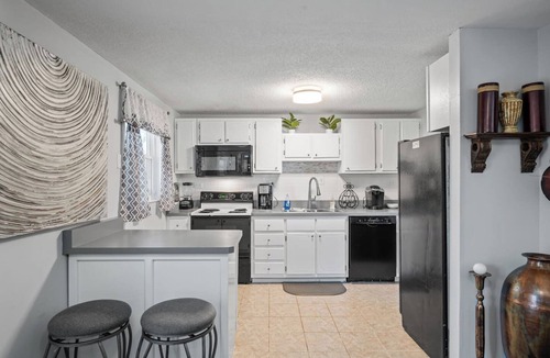 Mosby House | Stylish Haven 11 Minutes from the Richmond Airport