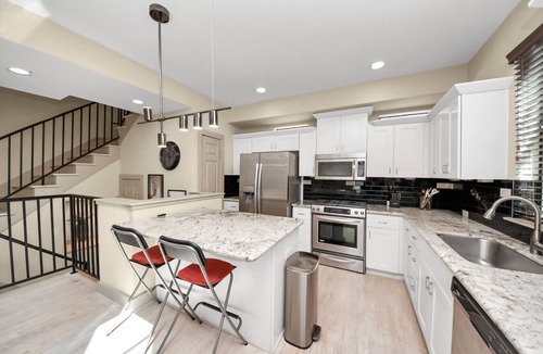 Washington Ave./ Memorial Park House | Stylish Heights Home w/4BR, 3.5BA + Office Spaces | Perfect for Long-Term Stays