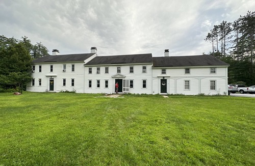 Concord Apartment | Stylish Hidden Gem w/Fire Pit