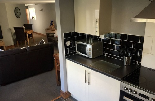 Stalham Apartment | Stylish Historic Apartment - Sleeps 3 & Parking