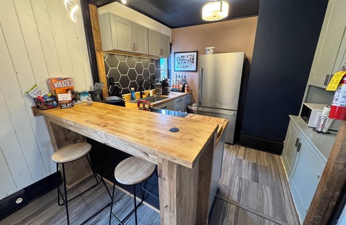 Bellefonte Apartment | Stylish, Historic PSU-themed Apt.—2 blocks from Waterfront