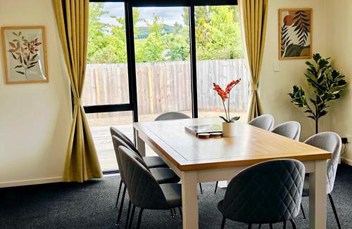 Pukehangi House | Stylish Home Away from Home