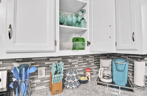 Mission House | ♦Stylish Home♦Corner Lot♦Full Kitchen♦Backyard♦10min→DT♦Google Fiber♦