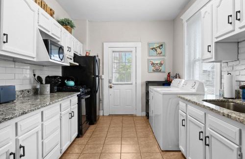 Jeffersonville House | Stylish Home in Historic District Near Riverwalk