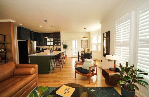 Hope Gardens House | Stylish Home in Nashville | Sleeps 7 | Walkability