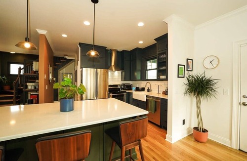 Hope Gardens House | Stylish Home in Nashville | Sleeps 7 | Walkability