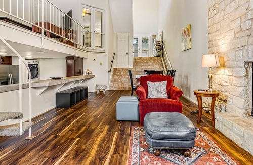 The Hills House | Stylish home on golf course with pool, game room, terrace & central AC