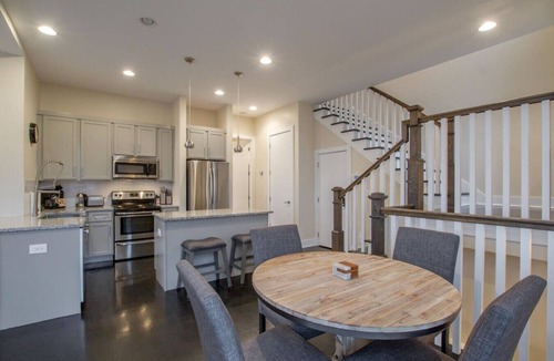 Edgehill Villa | Stylish Home - Private Rooftop - Perfect Location
