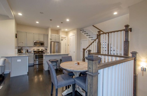 Edgehill Villa | Stylish Home - Private Rooftop - Perfect Location