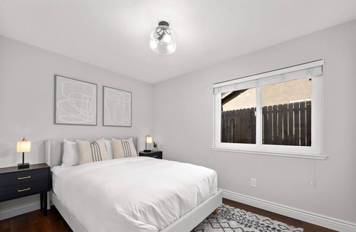 Antelope House | Stylish Home w/ Pool, BBQ, Pool Table