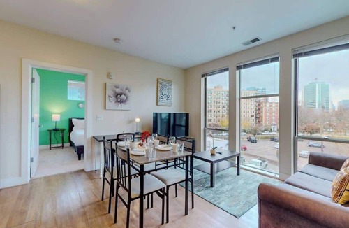 Downtown Apartment | Stylish Home With Free ParkingFA