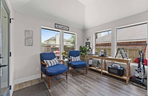 Spring House | Stylish Home with Hot Tub & Gaming Garage