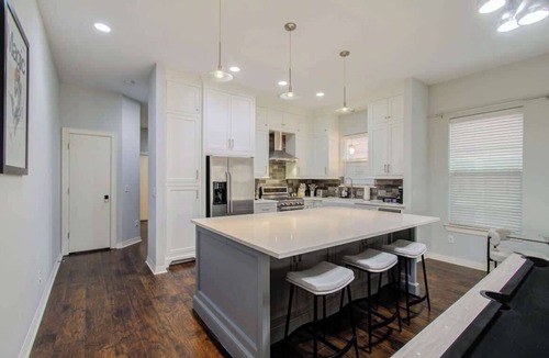 Washington Ave./ Memorial Park House | Stylish Home with Patio & Pool Table, Walkable