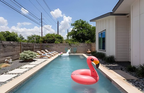 Govalle Cottage | Stylish Home With Pool & Hot Tub Near Downtown
