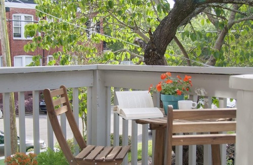 Historic Downtown Savannah House | Stylish House By Forsyth Park