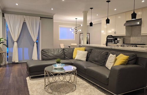 Elder Mills House | Stylish House Close to All Amenities