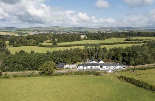 Dalry House | Stylish House with hot tub