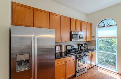 East Downtown Houston Villa | Stylish Houston Getaway