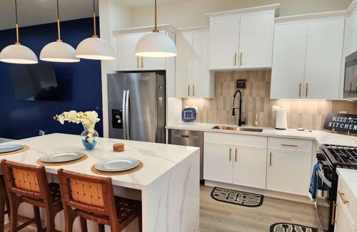 OST - South Union House | Stylish Houston Home Near NRG